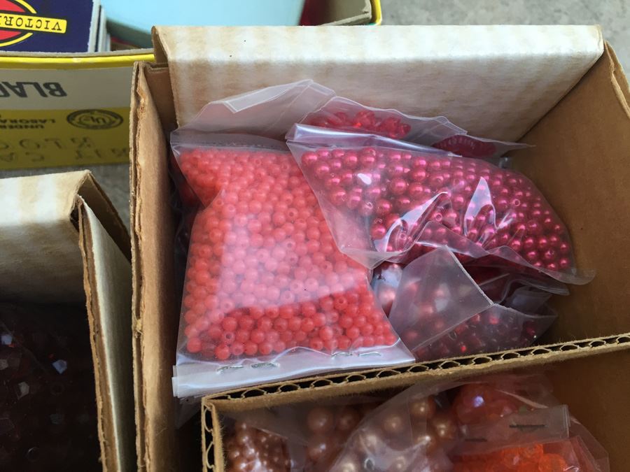 HUGE Bead Lot [Photo 17]