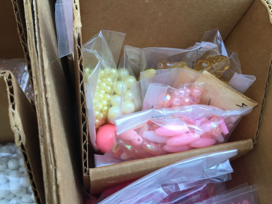 HUGE Bead Lot [Photo 15]