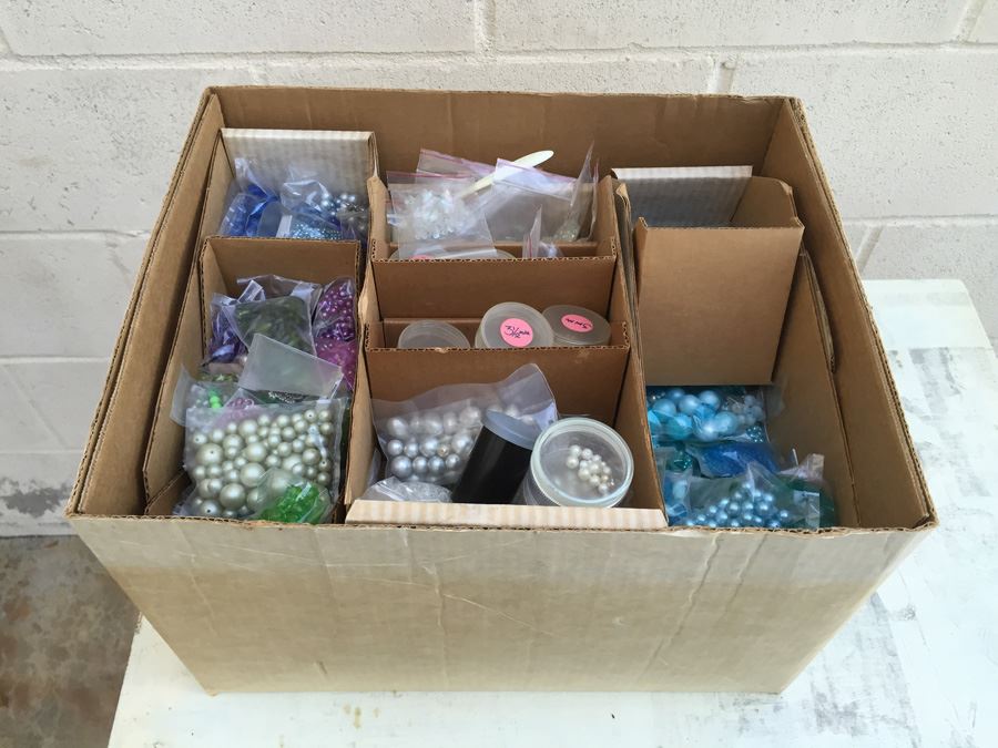 HUGE Bead Lot [Photo 1]