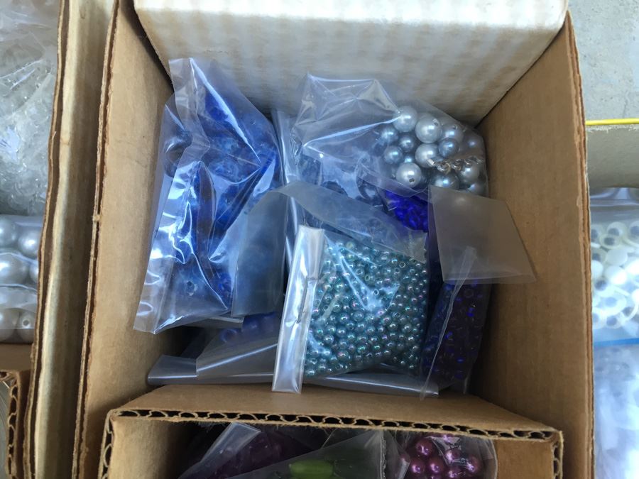 HUGE Bead Lot [Photo 21]