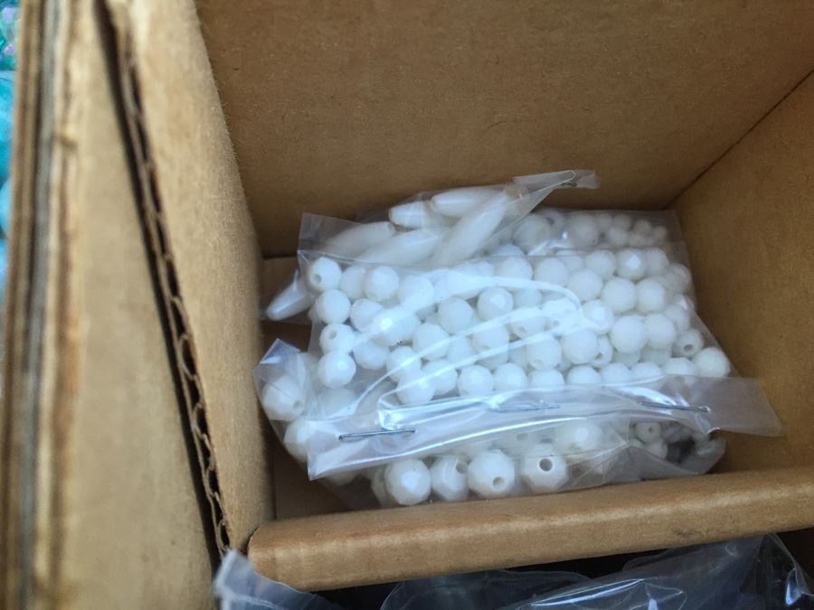 HUGE Bead Lot [Photo 12]
