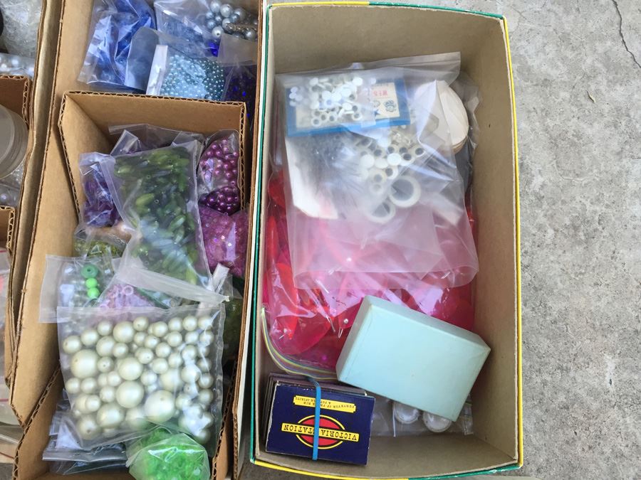 HUGE Bead Lot [Photo 18]