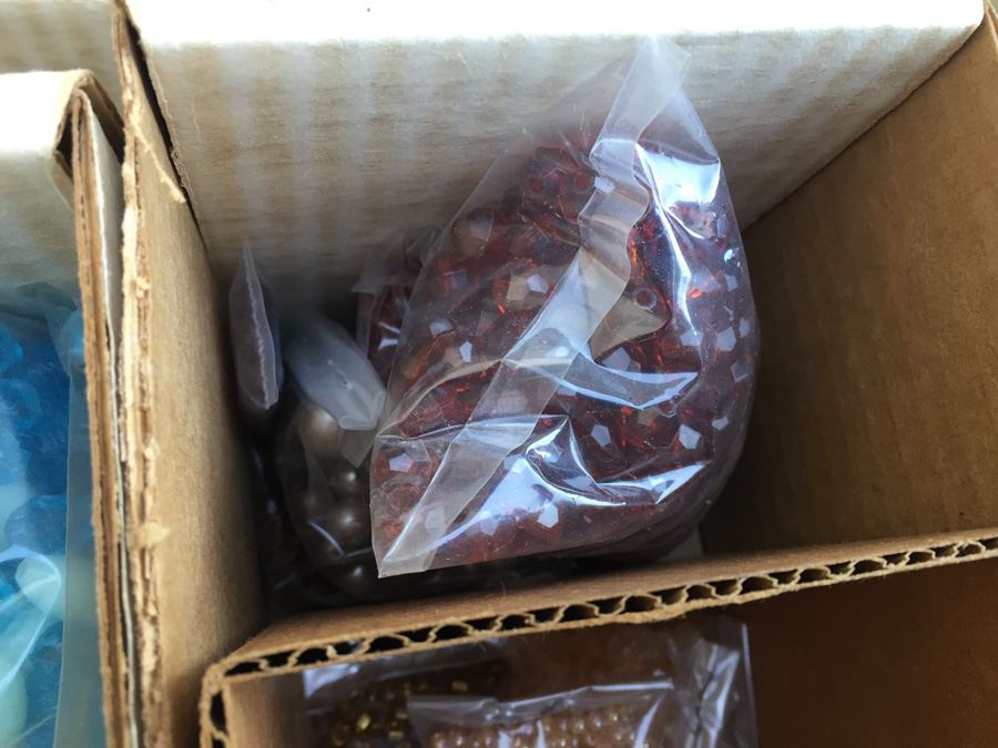 HUGE Bead Lot [Photo 10]