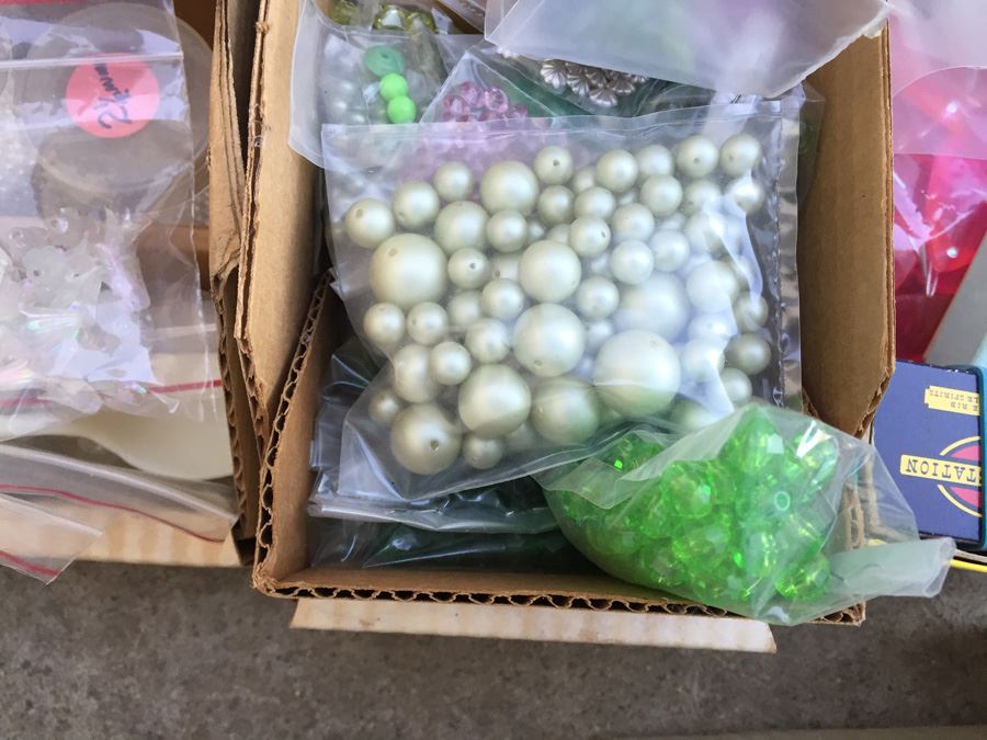 HUGE Bead Lot [Photo 23]