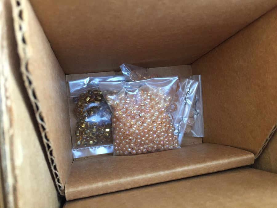 HUGE Bead Lot [Photo 11]