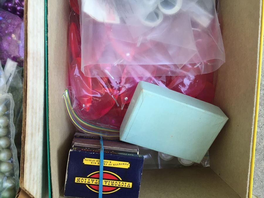 HUGE Bead Lot [Photo 19]