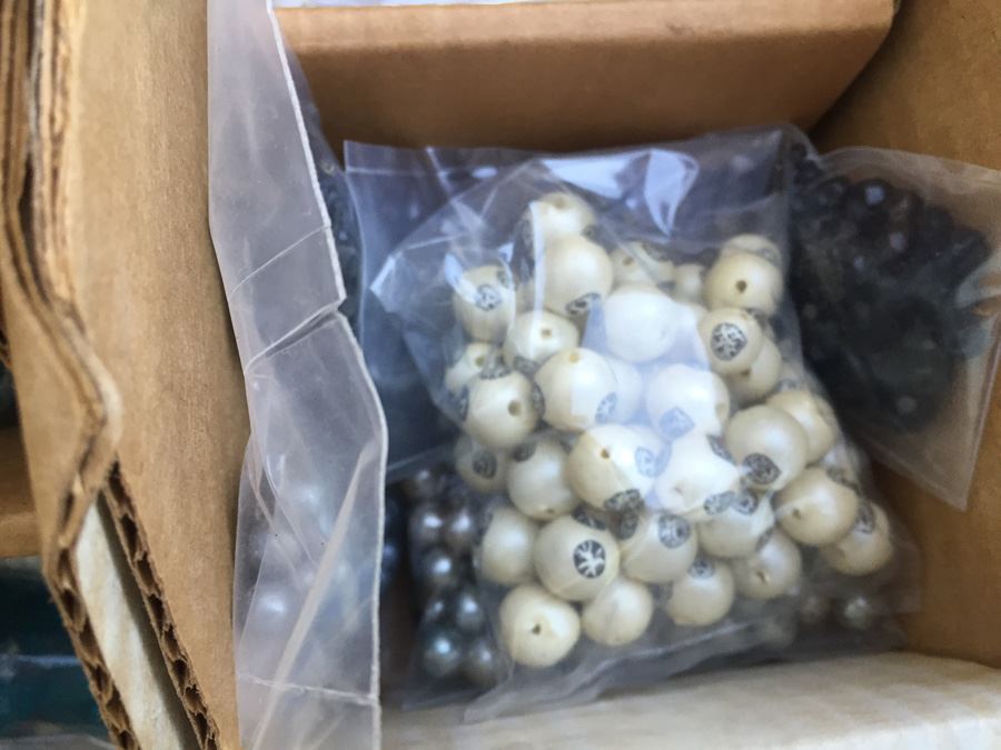 HUGE Bead Lot [Photo 13]