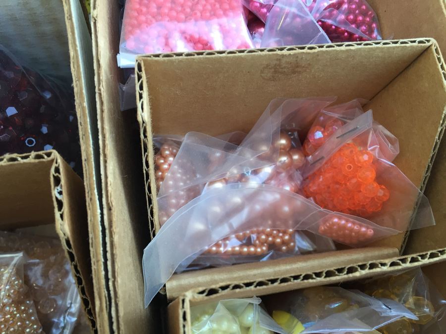 HUGE Bead Lot [Photo 16]