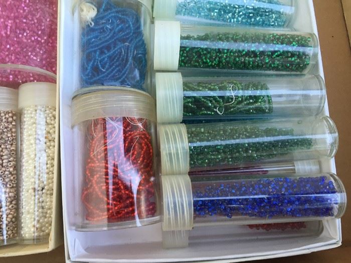 Large Seed Bead Lot [Photo 7]