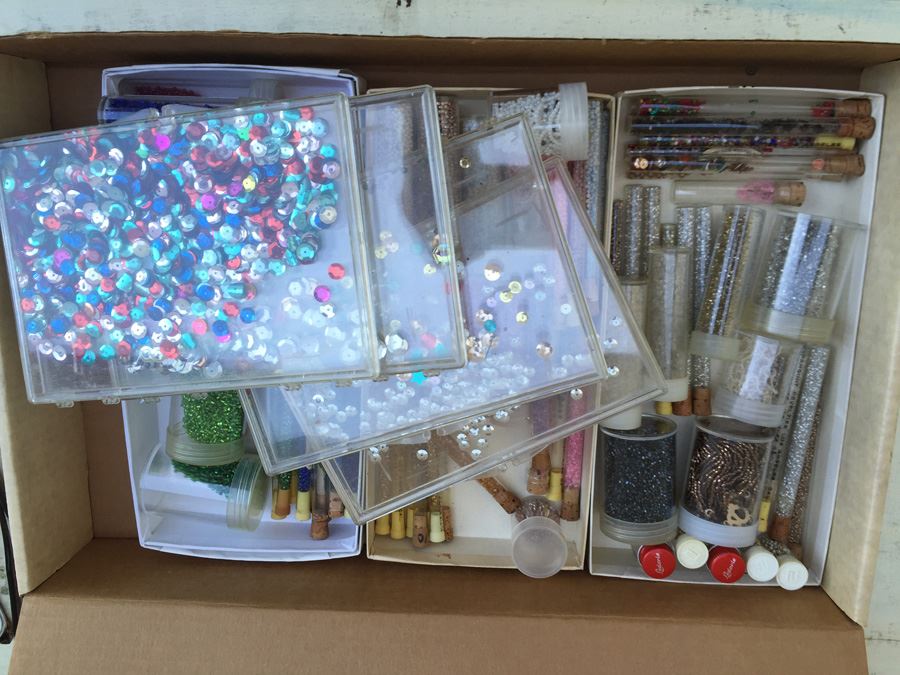 Large Seed Bead Lot [Photo 2]