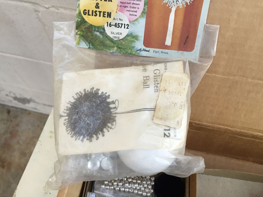 Ornament Making Supplies [Photo 6]