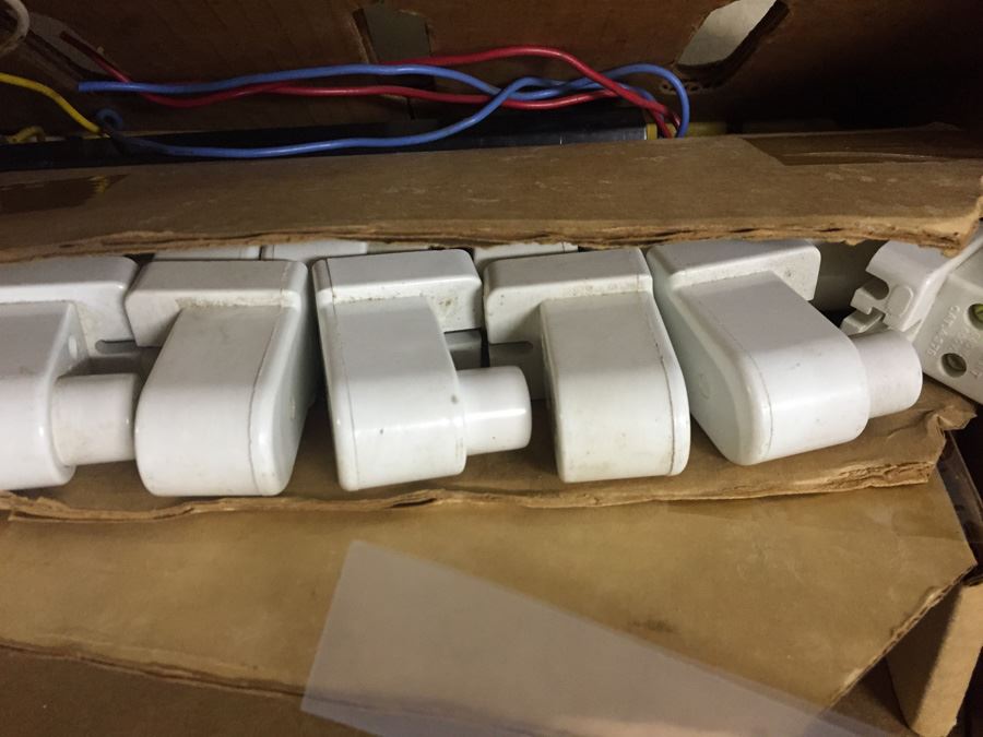 Electrical Lighting Lot [Photo 2]