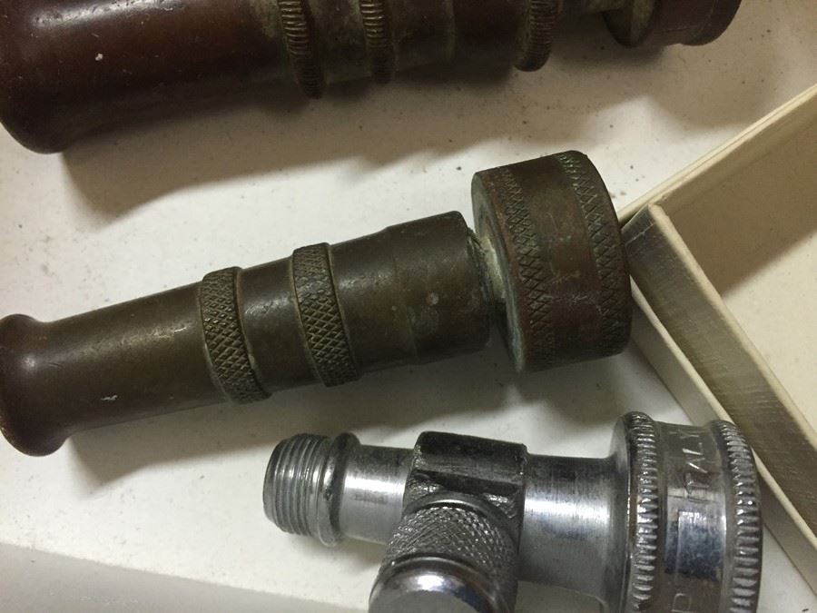 Brass Hose Nozzles And Hardware [Photo 4]