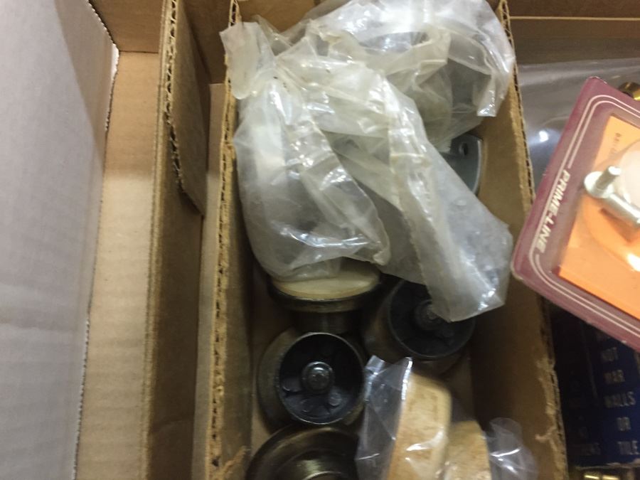 Door Hardware Lot [Photo 4]
