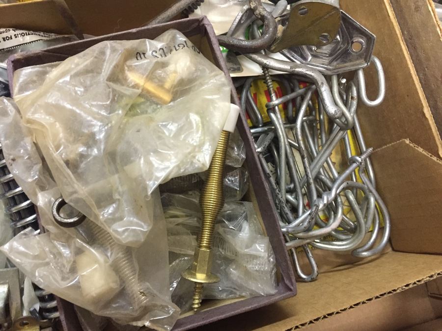 Door Hardware Lot [Photo 8]