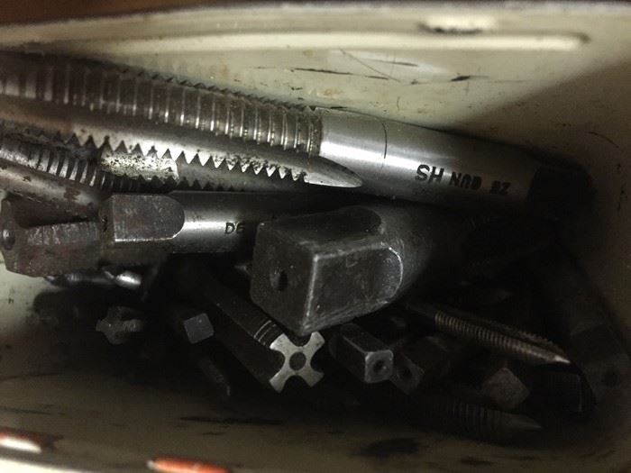 Huge Tool Lot With Taps And Chucks CRAFTSMAN Besly [Photo 18]