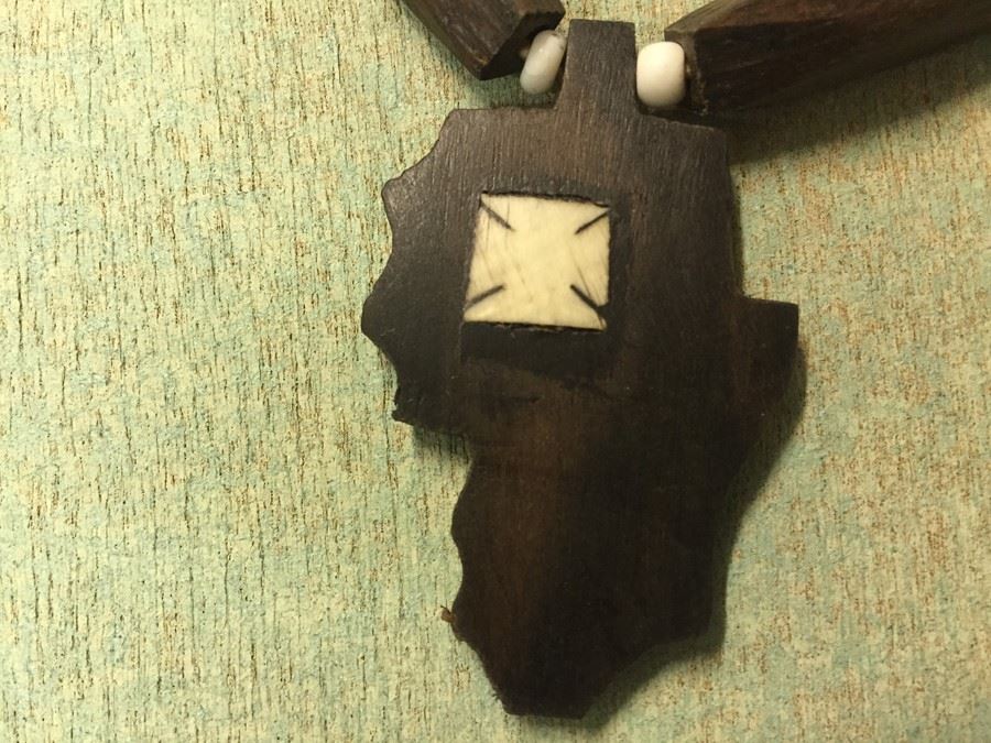 Carved Wood African Necklace [Photo 2]
