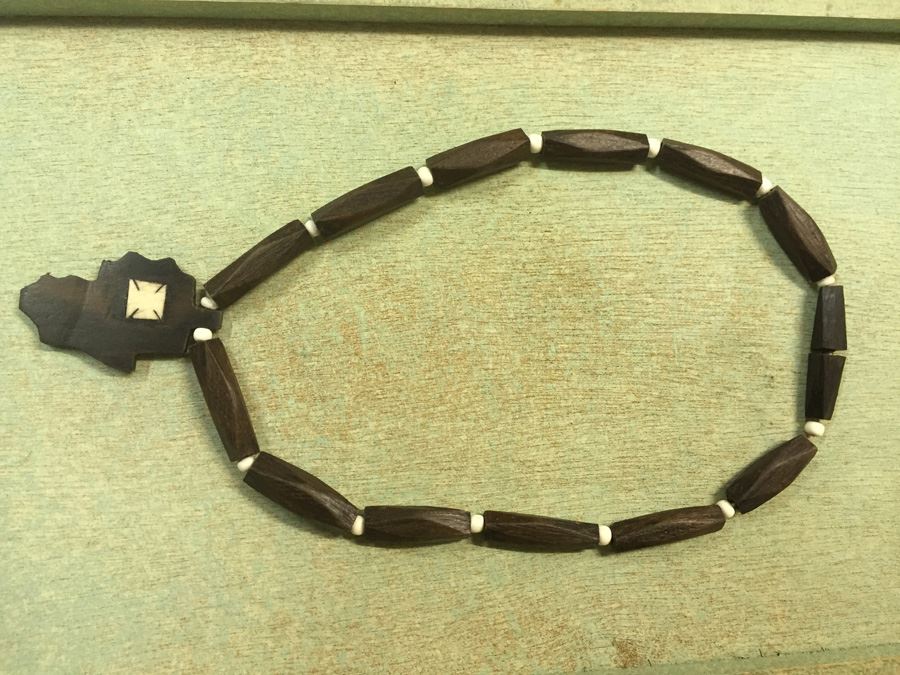 Carved Wood African Necklace [Photo 1]