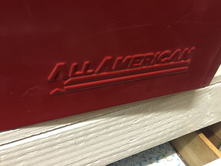 Red Metal Tool Box [Photo 3]