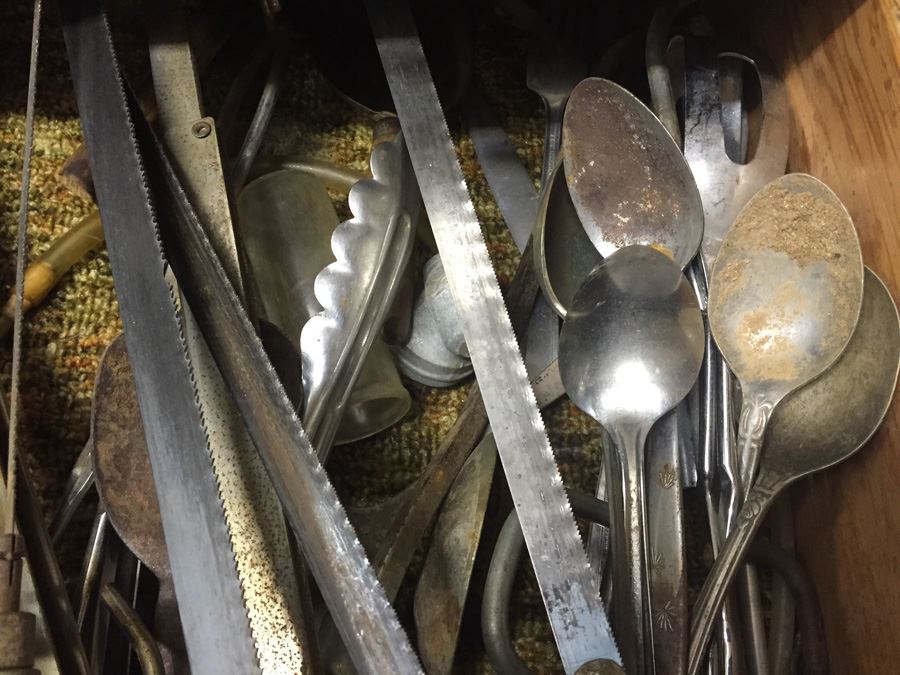 Hacksaw Drawer Lot [Photo 4]