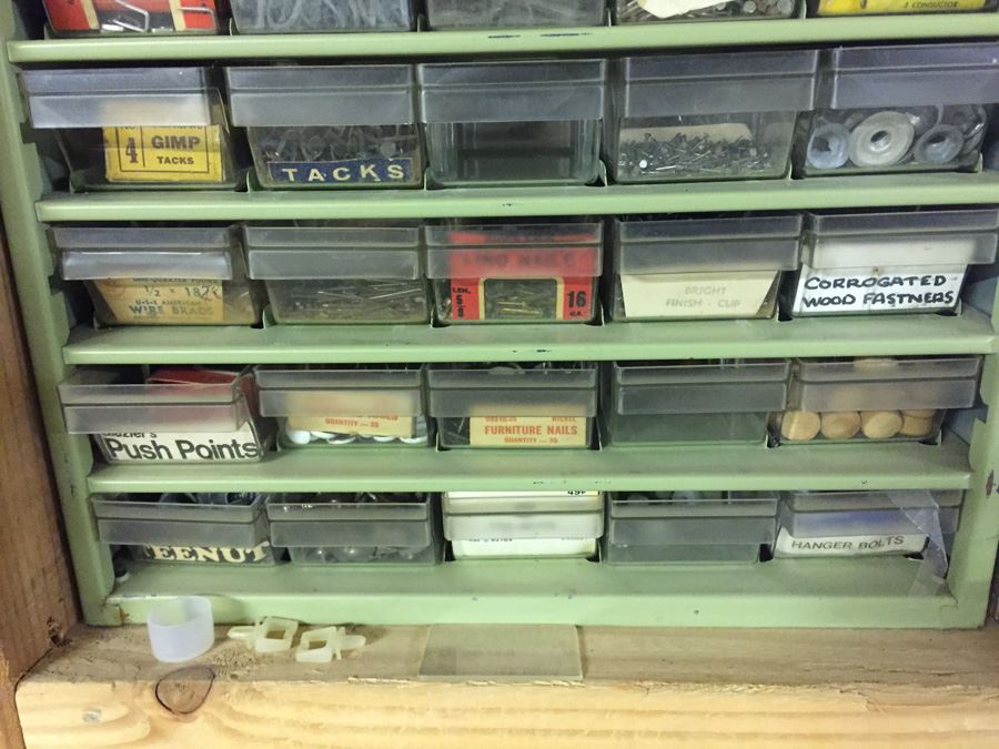 Metal Storage Cabinet With Hardware [Photo 5]