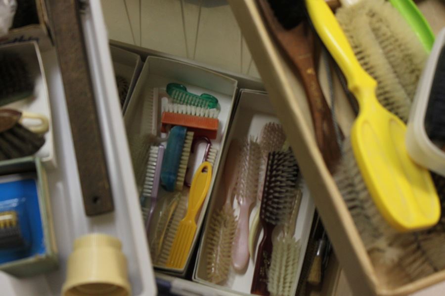 Huge Brush Lot [Photo 4]