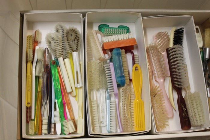 Huge Brush Lot [Photo 6]