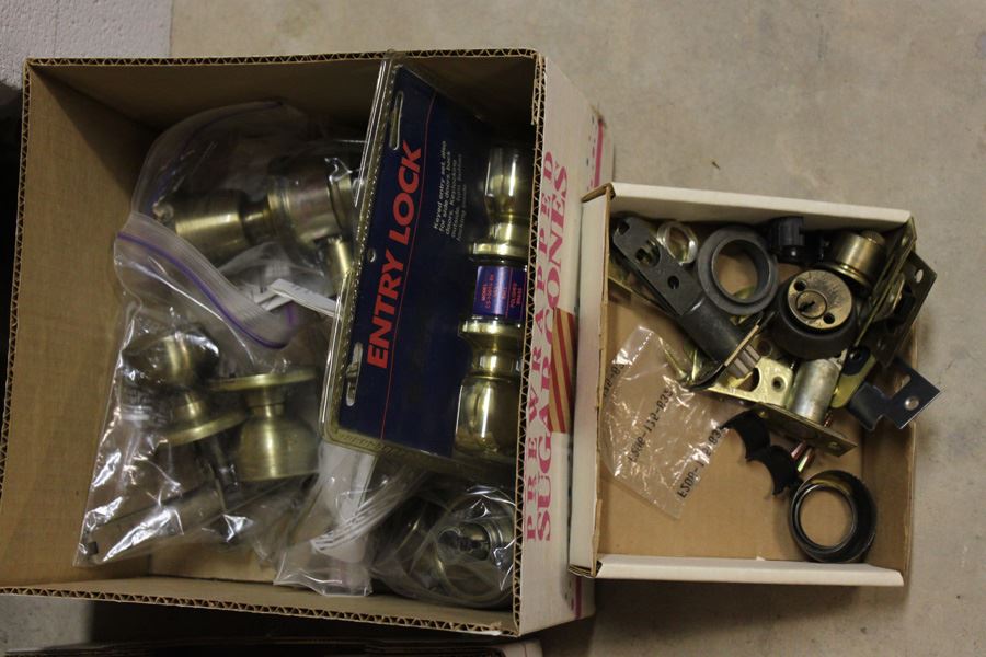 Door Knob And Lock Lot [Photo 1]