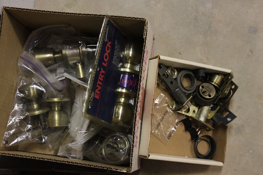 Door Knob And Lock Lot [Photo 2]