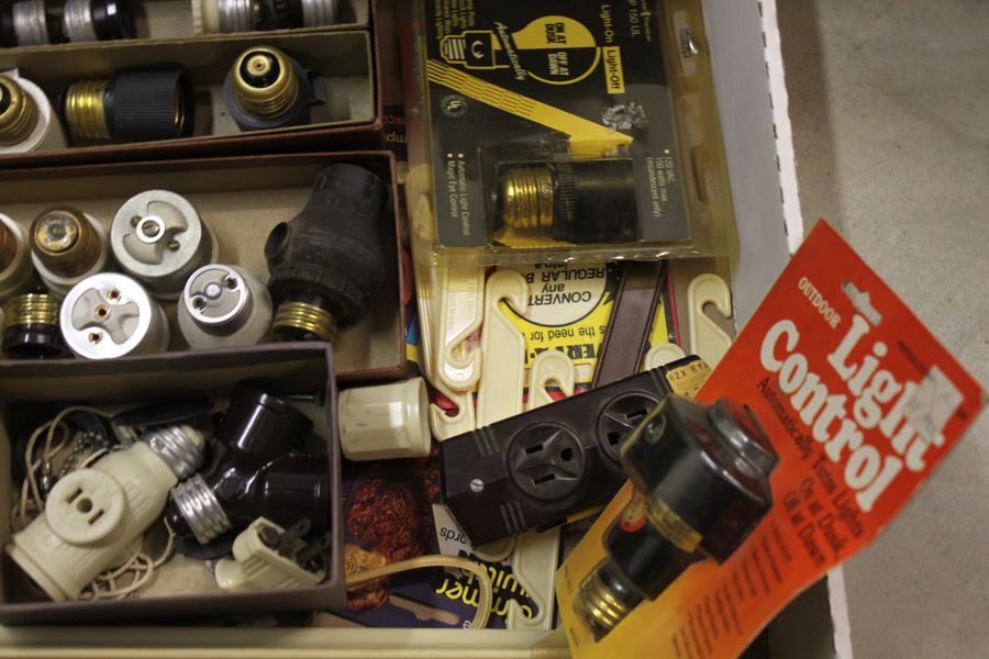 Lighting Lot [Photo 3]