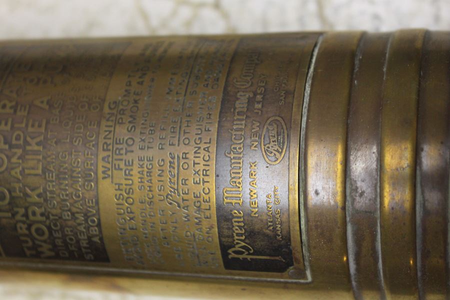 Vintage Pyrene Brass Fire Extinguisher [Photo 4]