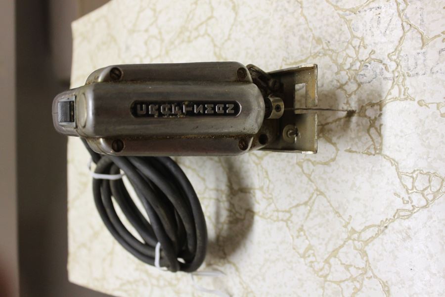 Vintage CRAFTSMAN Heavy Duty Sabre Saw [Photo 2]