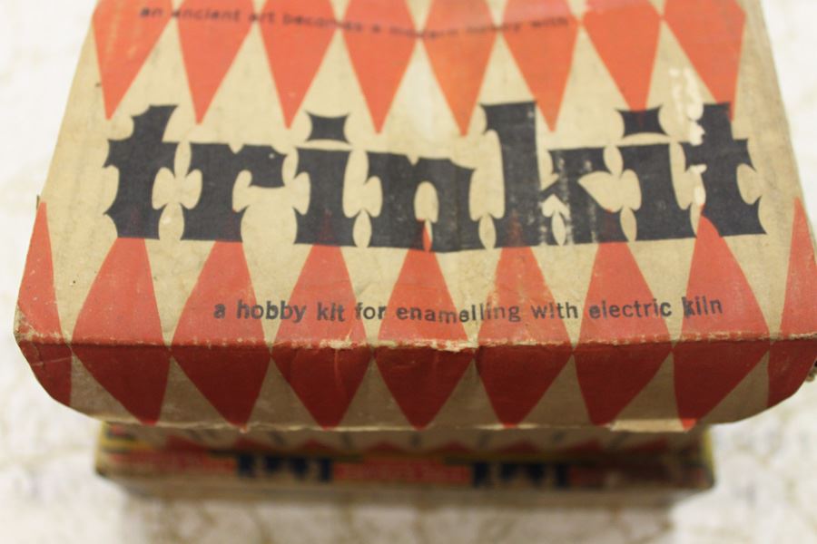 Vintage Trinkit Hobby Kit For Enamelling With Electric Kiln And Supplies [Photo 1]