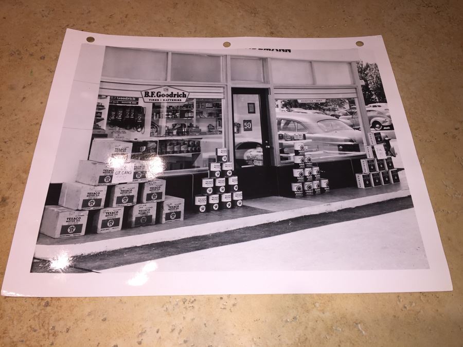 Vintage Photos Of Family's TEXACO Stations [Photo 2]