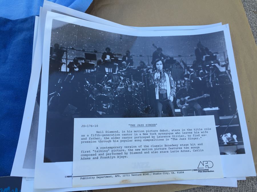 Neil Diamond Collectibles Lot [Photo 18]