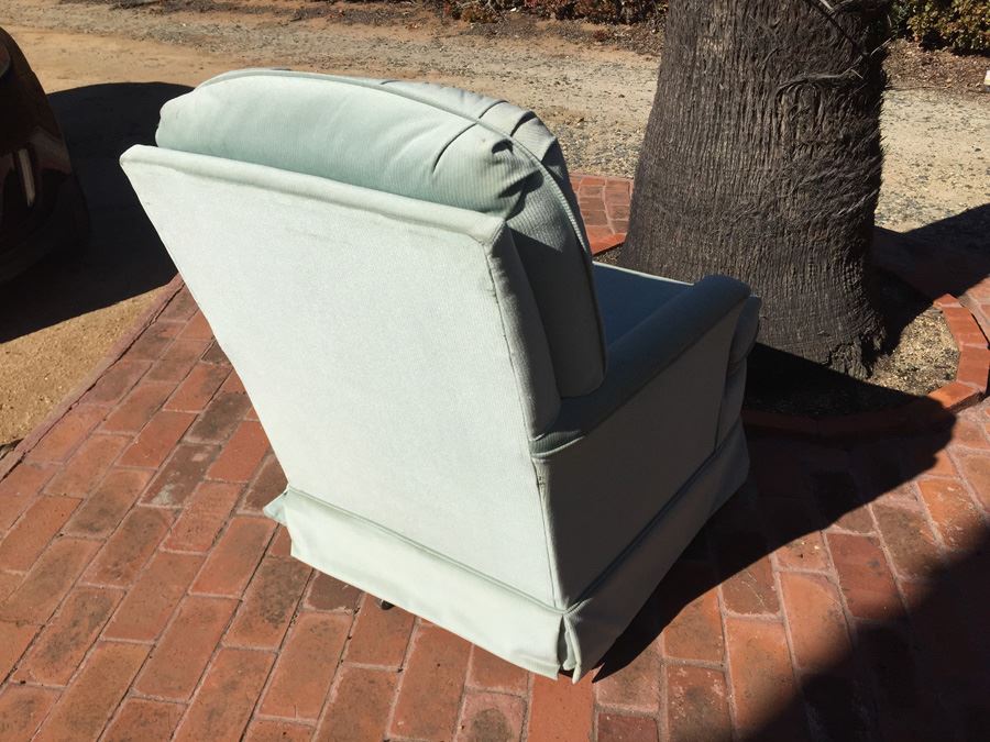 Lazy Boy Chair [Photo 3]