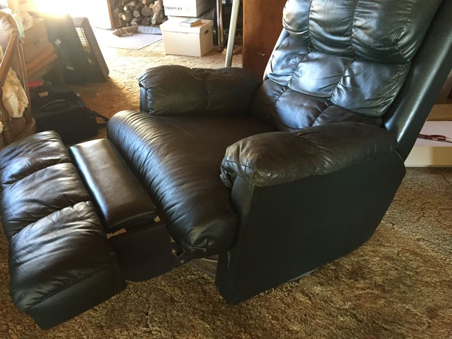 Vintage Green Leather Reclining Chair [Photo 3]