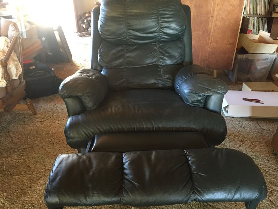 Vintage Green Leather Reclining Chair [Photo 8]