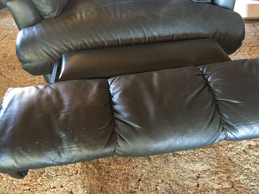 Vintage Green Leather Reclining Chair [Photo 9]