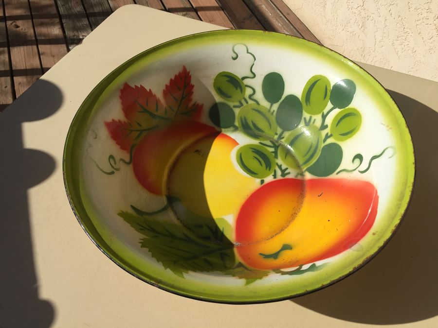 Vintage Metal Painted Bowl [Photo 2]