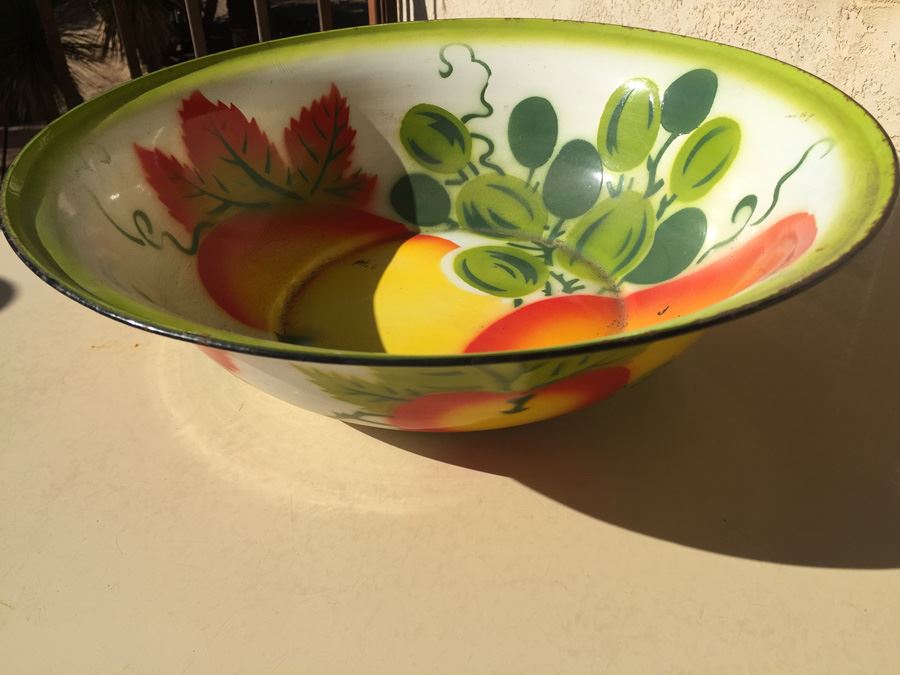 Vintage Metal Painted Bowl [Photo 3]