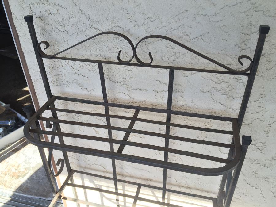 Small Black Solid Baker Rack [Photo 2]