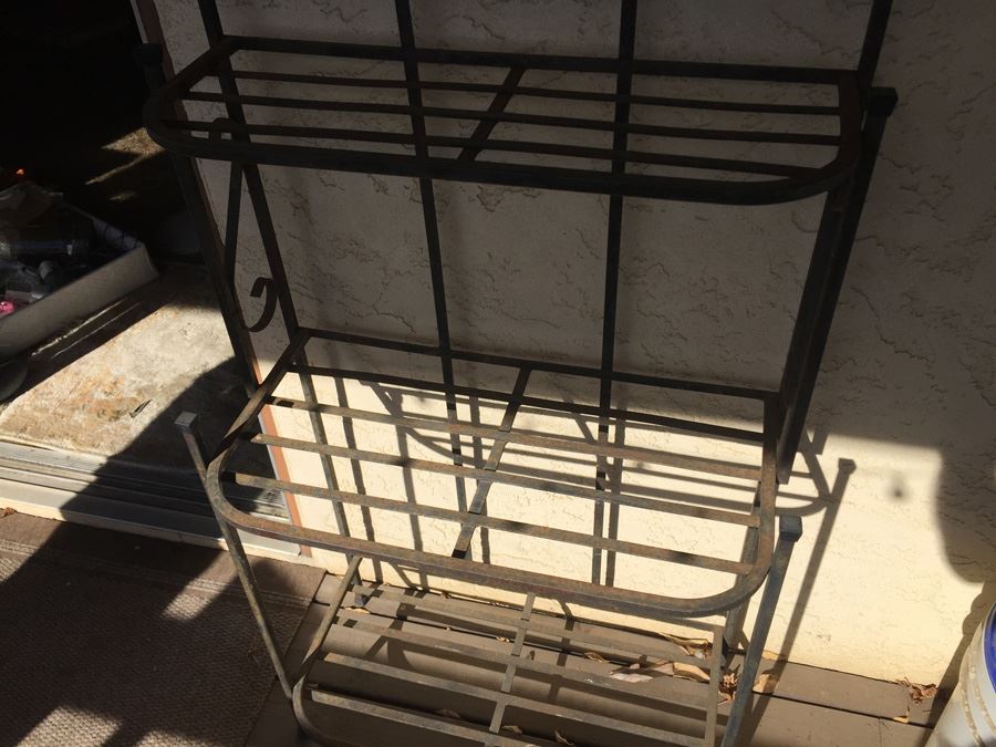 Small Black Solid Baker Rack [Photo 3]