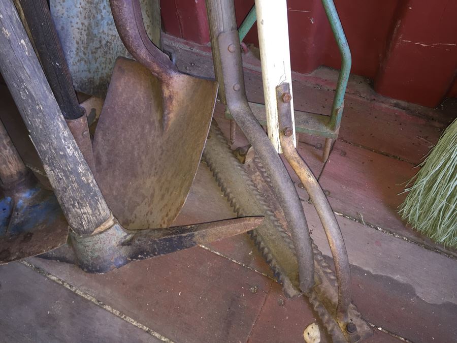 Huge Garden Tool Lot [Photo 2]