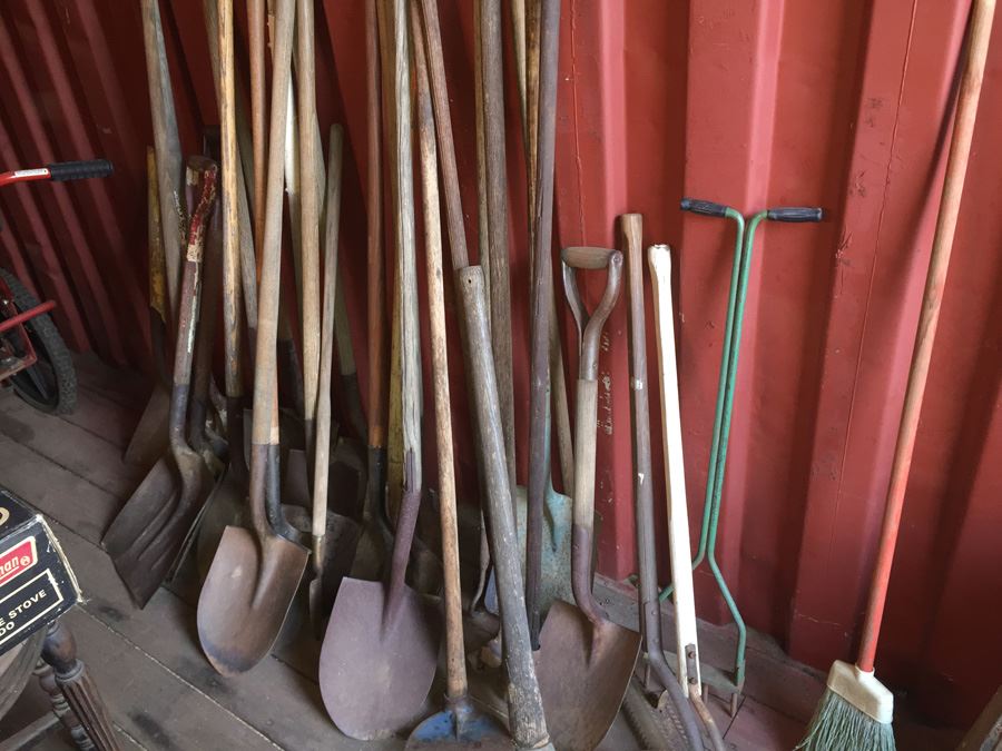 Huge Garden Tool Lot [Photo 1]
