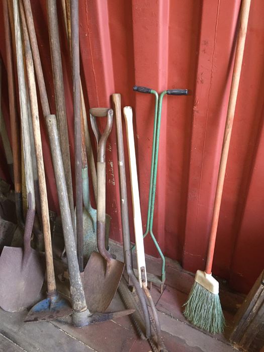 Huge Garden Tool Lot [Photo 7]