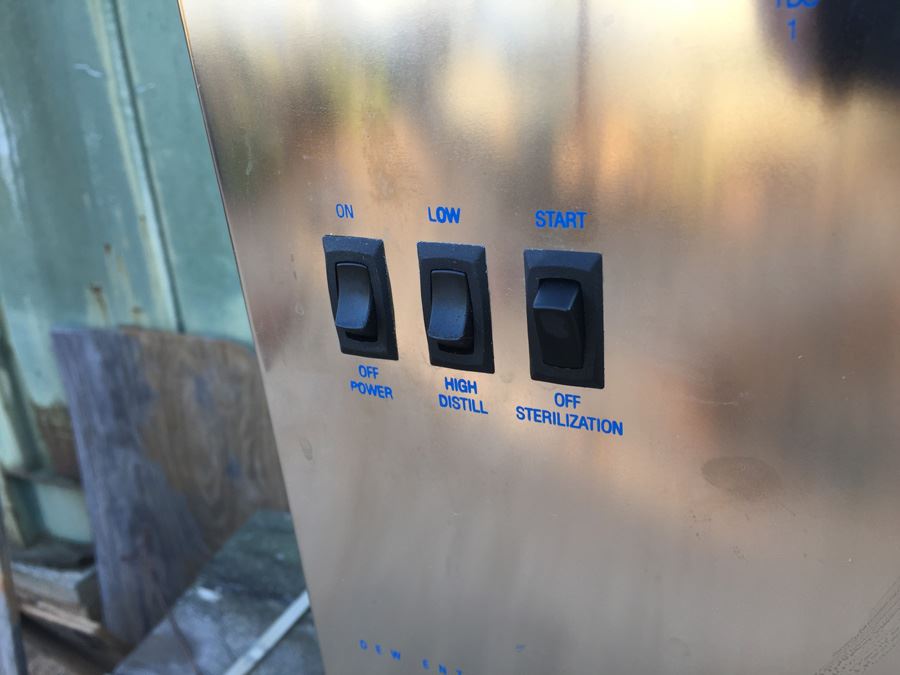 The Dew H20 Machine Model 1225 [Photo 4]