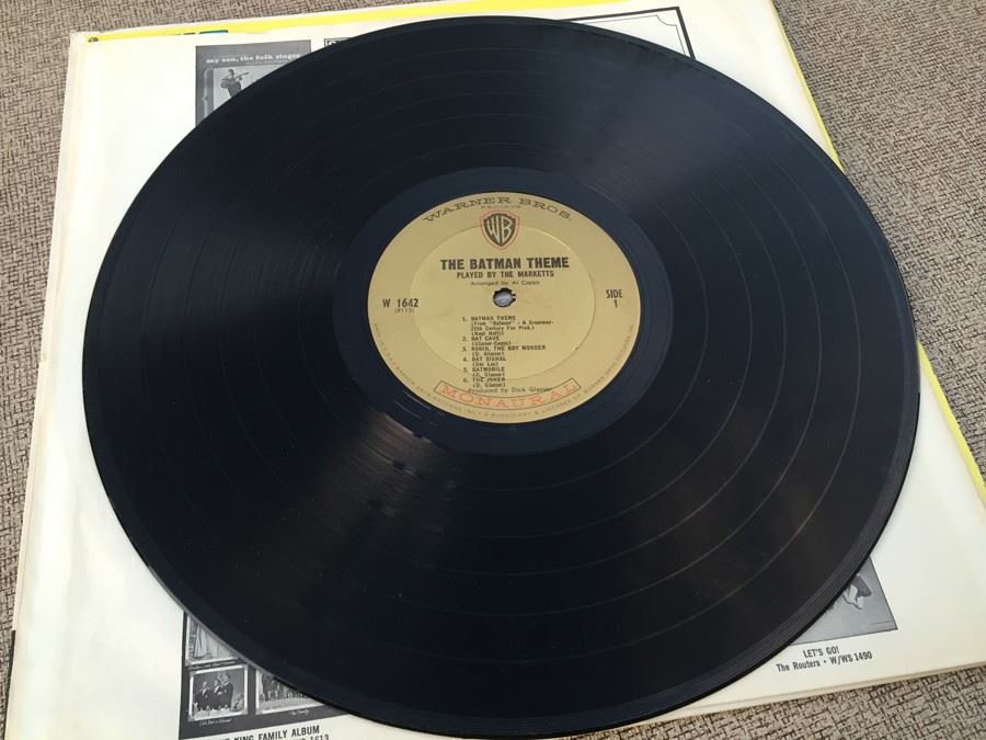 The Batman Theme Played By The Marketts Vinyl Record [Photo 5]