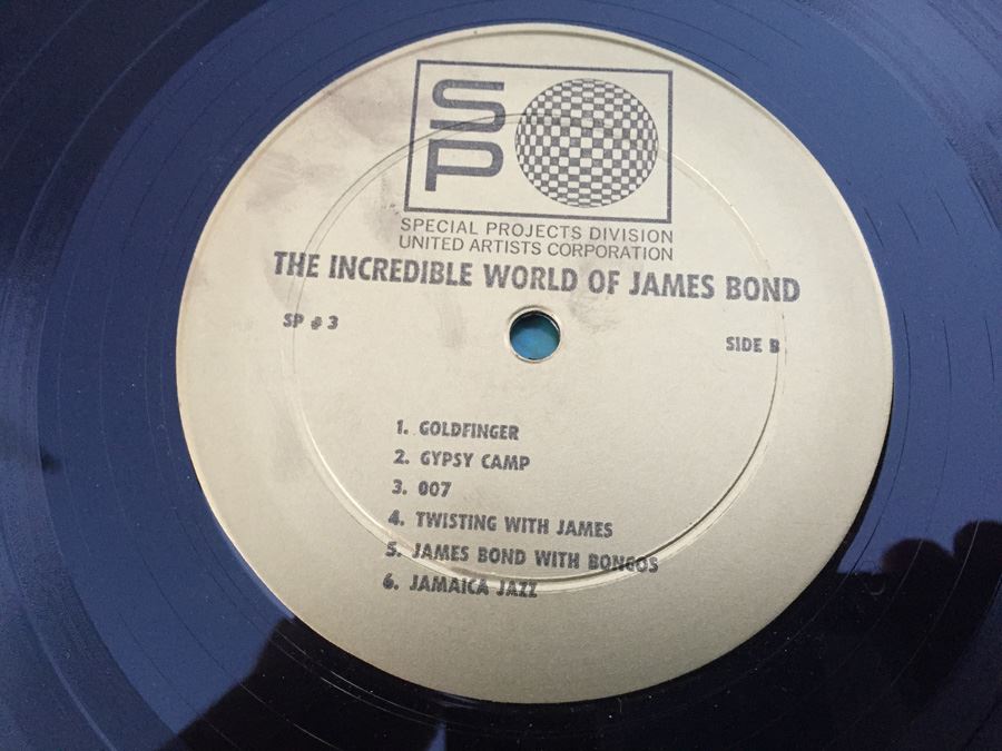 The Incredible World Of James Bond Vinyl Record SP # 3 [Photo 9]