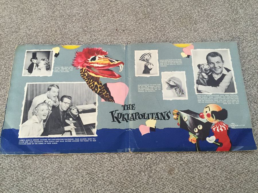 Children's 45 Vinyl Records [Photo 12]